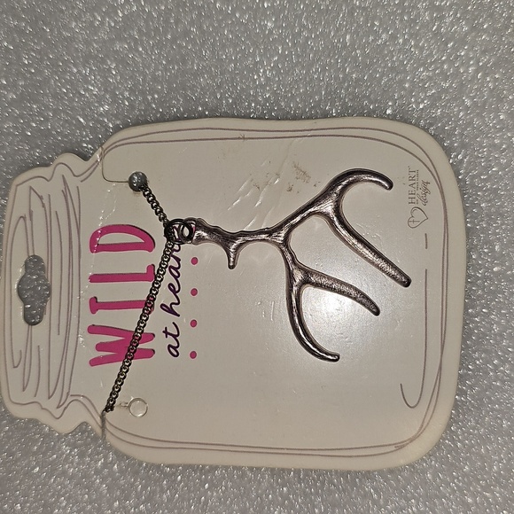 Wild at Heart Silver Tone Single Antler Necklace New - Picture 7 of 7